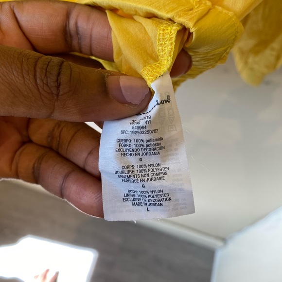 Champions shadow script sunny yellow large windbreaker… - Picture 5 of 7